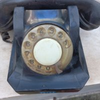 Стар бакелитов телефон, снимка 1 - Антикварни и старинни предмети - 41429180