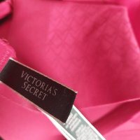 Victoria's Secret. Size 70 C Фантастичен модел, снимка 6 - Бельо - 42364348