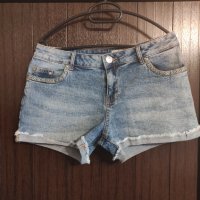 Къси дънкови панталонки марка Esmara размер М-Л, снимка 1 - Къси панталони и бермуди - 40392286