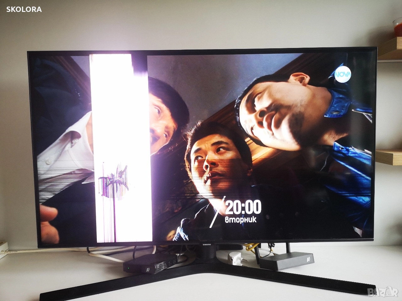 Телевизор Samsung UE43TU8502 счупен, работещ, на части, снимка 1