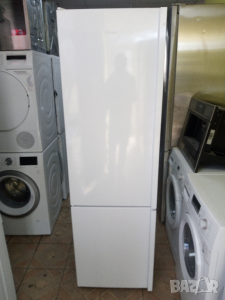 Почти нов комбиниран хладилник с фризер Gram 2 години гаранция!, снимка 1