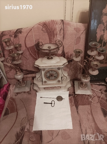 старинен каминен часовник със свещници работещ, снимка 1