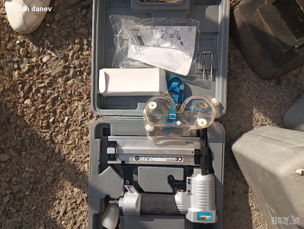 Пневматичен такер, снимка 1