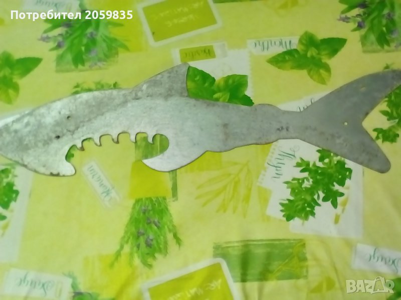 Стилизиран образ на акула от ламарина, снимка 1