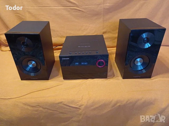 Продавам Mini Stereo уредба SAMSUNG MM-C330D., снимка 2 - Ресийвъри, усилватели, смесителни пултове - 56370118