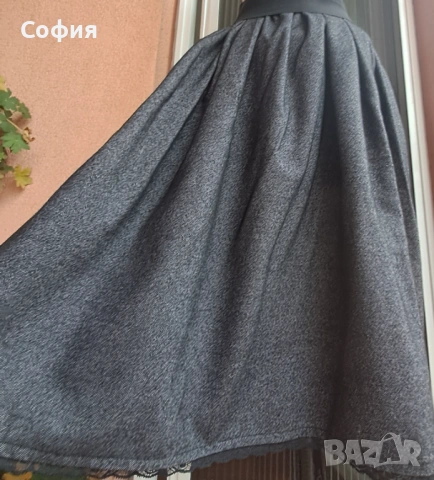 Черна,вълнена пола,р-р М/Л и ХЛ