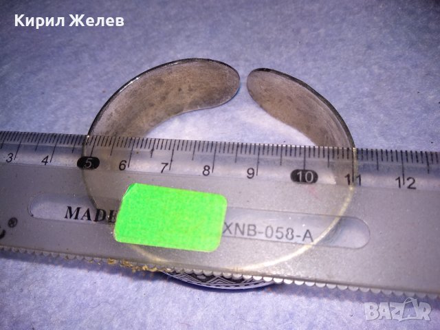 СТИЛНО КЛАСИЧЕСКИ ОРНАМЕНТИРАНА СТАРА ЛАКИРАНА МЕСИНГОВА ВИНТИДЖ ГРИВНА РЕГУЛИПУЕМА 88681, снимка 3 - Гривни - 41268948