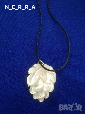 Медальон от естествен седеф, снимка 3 - Колиета, медальони, синджири - 51792476