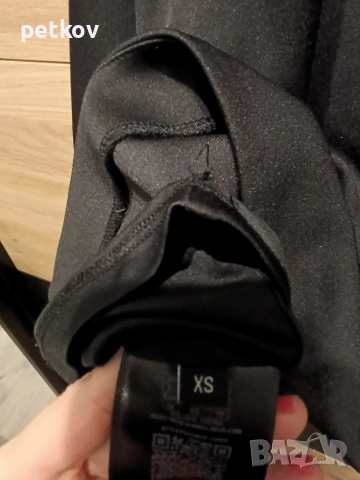 рокля Guess, XS, снимка 6 - Рокли - 53787144