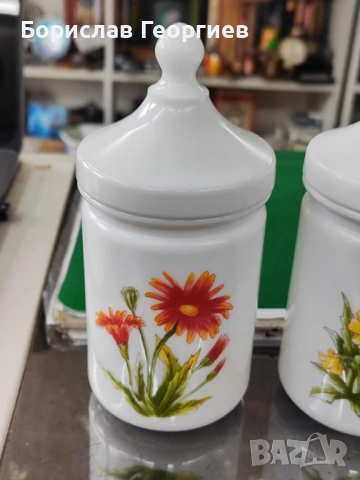 Буркани три броя france arcopal, снимка 2 - Аксесоари за кухня - 51972841