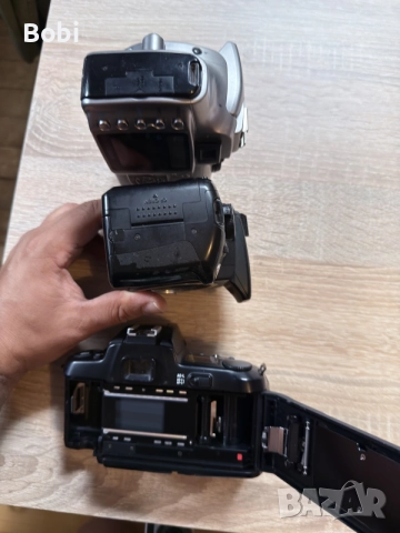 Продавам 3 фотоапарата Nikon и Canon , снимка 8 - Фотоапарати - 56269211