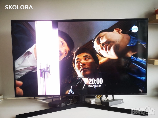 Телевизор Samsung UE43TU8502 счупен, работещ, на части