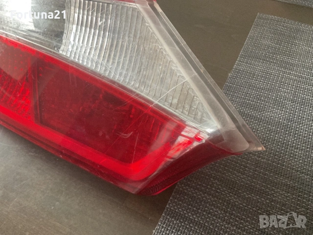 Toyota Corolla e180 седан - ляв стоп вътршрн, снимка 4 - Части - 53664964