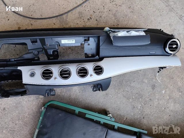 Табло за Mercedes W213, снимка 2 - Части - 55845408