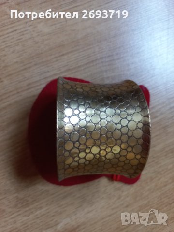 Ефектна гривна