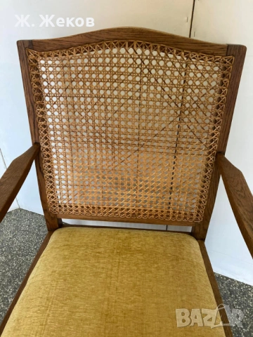 Класически дървен фотьойл с ратанова облегалка, снимка 3 - Дивани и мека мебел - 53632940