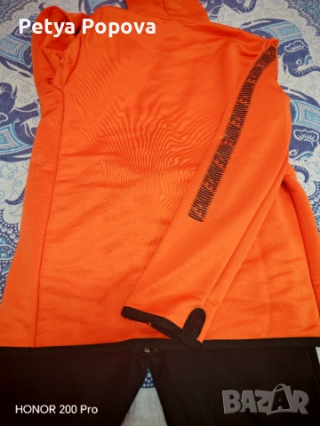 Анцунг Nike, снимка 5 - Детски анцузи и суичери - 52267925