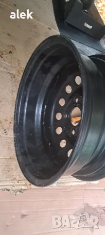 джанта форд 15 резервна чисто нова , снимка 2 - Гуми и джанти - 47958239