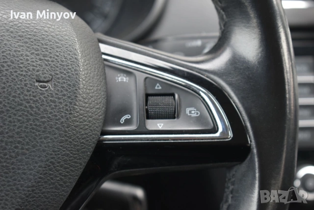 Skoda Octavia 1.6 DSG, снимка 13 - Автомобили и джипове - 53699383