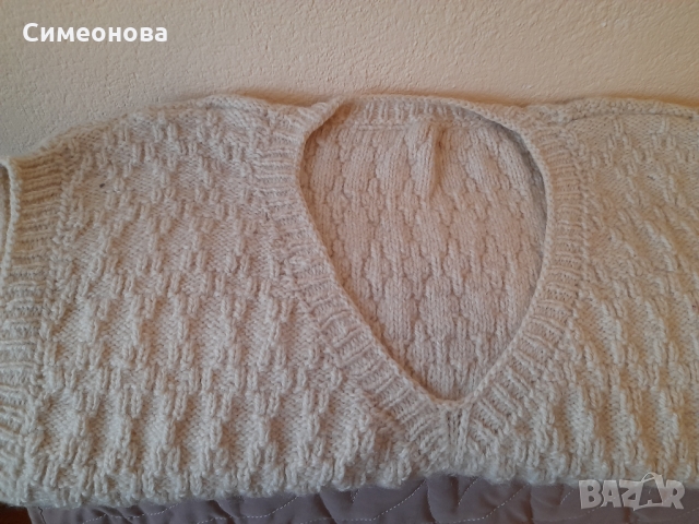 Вълнен пуловер, снимка 2 - Блузи с дълъг ръкав и пуловери - 36046042