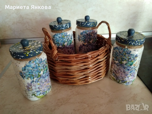 Комплект бурканчета за съхранение на подправки с ръчно плетено панерче , снимка 2 - Декорация за дома - 52573695