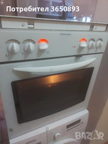 фурна за вграждане с 4 керамични котлона електролукс, снимка 2 - Печки, фурни - 53721507