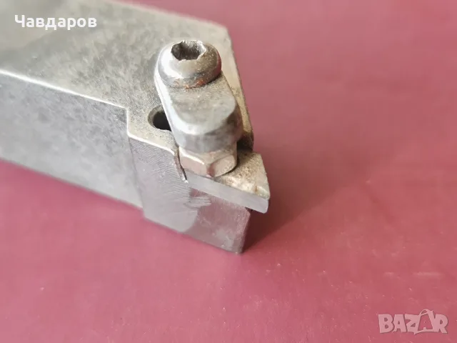 Нож за струг със сменяеми пластини