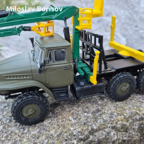 УРАЛ 375 Д лесовоз в мащаб 1:43, снимка 5 - Колекции - 56107335