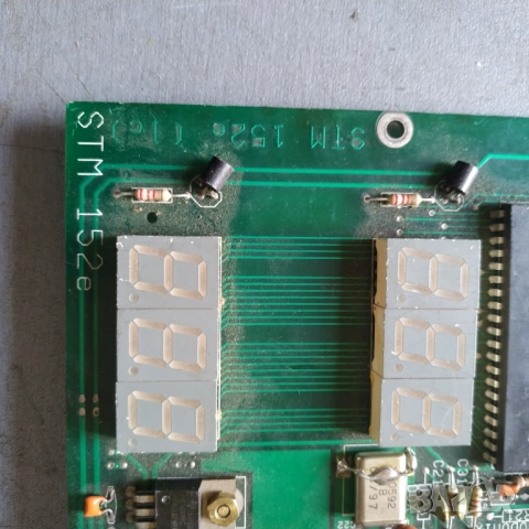 Електронна платка STM с процесор и индикатори, снимка 3 - Дънни платки - 53459820