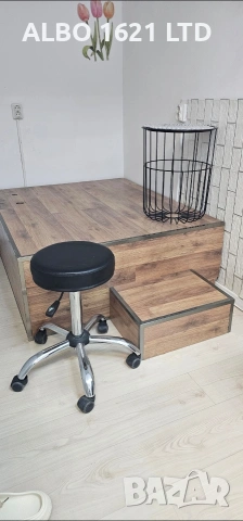 ПОДИУМ И ФОТЬОЙЛ ЗА ПЕДИКЮР , снимка 2 - Педикюр и маникюр - 53755151