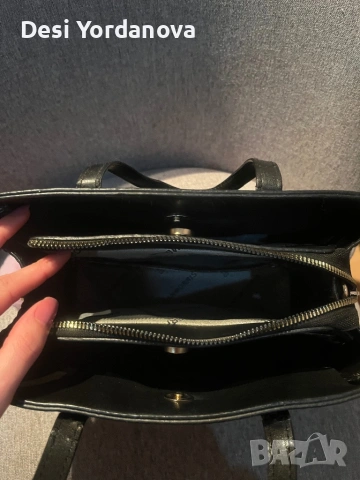 Дамска чанта, снимка 2 - Чанти - 53651233