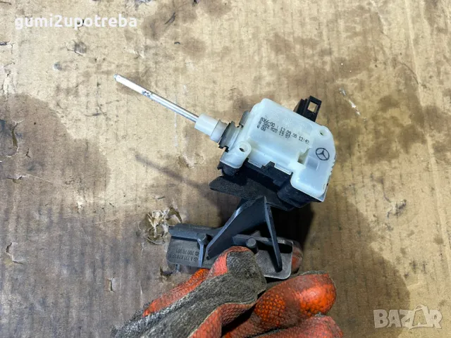 Механизъм за капачката на резервоара с номер А2038201997 за Mercedes E class W211 V6 4matic Kombi OM