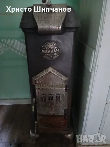 Скрин,легло,гардероб и печка, снимка 7 - Антикварни и старинни предмети - 50365139