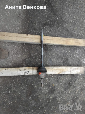 Продавам полуоска за Peogeot 207