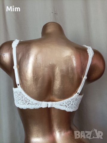  Triumph 80B  Бял дантелен сутиен , снимка 7 - Бельо - 41015502