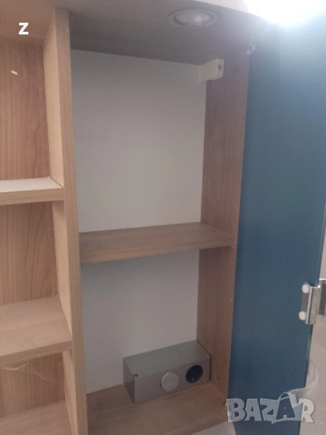 Горен шкаф за баня с контакт лампа и огледало, снимка 2 - Шкафове - 52462465