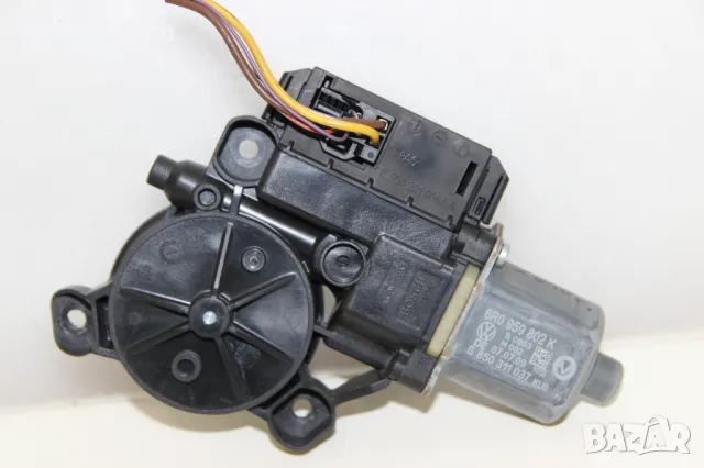 Моторче предна дясна врата VW Polo V 6R1 (2009-2014г.) 6R0959802K модул мотор 6R0 959 802 K, снимка 2 - Части - 50057122