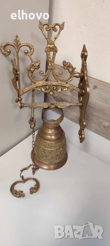 Стара бронзова камбана за врата