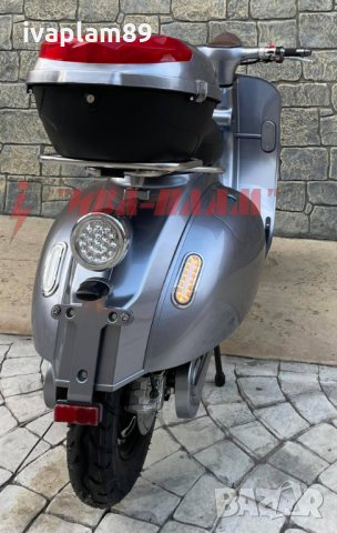 Електрически скутер Elektro Futura дизайн Vespa 4000W 20Ah/7 4000W 20Ah/72V+документи за регистрация, снимка 5 - Мотоциклети и мототехника - 34447368