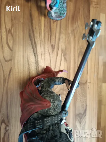 Колекционерска фигура на KISS Gene Simmons ‘The Demon’ McFarlane, снимка 7 - Колекции - 50277492