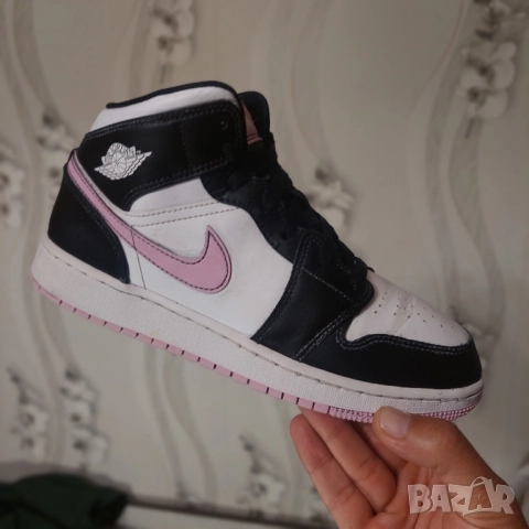 Nike Air Jordan 1 Mid номер 39,5-40 оригинални маратонки , снимка 16 - Маратонки - 51840954