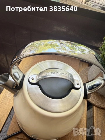 Електрическа кана KitchenAid в елегантен ретро дизайн и кремав , снимка 2 - Кани - 55908033