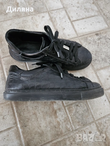 Дамски кецове