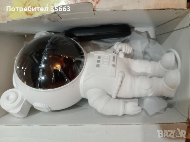 протектор във формата на космонавт