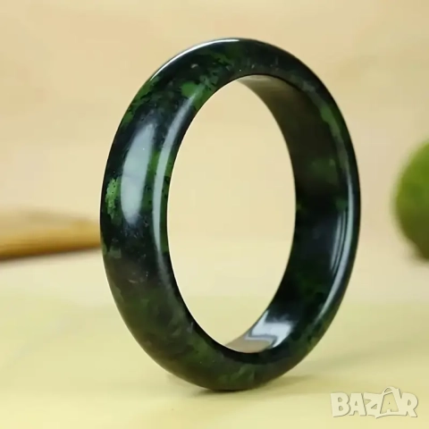 Дамска гревна от зелен нефрит, снимка 4 - Гривни - 43689155