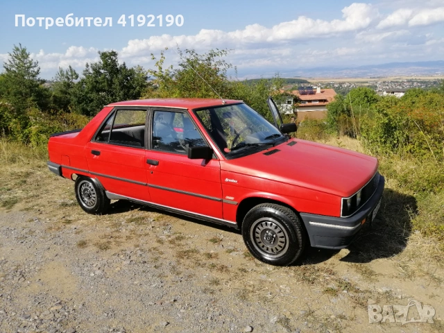 Продавам лек автомобил Рено 9