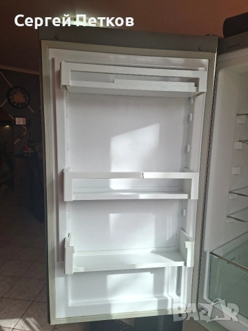 продавам хладилник Liebherr с фризет, снимка 2 - Хладилници - 53484558