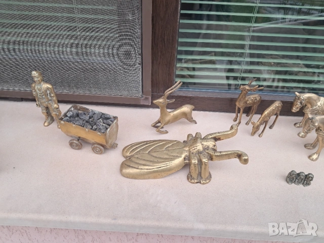 Бронзови съкровища-коне с каруци,животни,разни др., снимка 17 - Антикварни и старинни предмети - 43007389