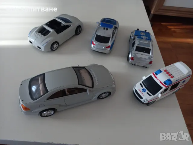 Големи пластмасови коли, имитация на Mercedes, BMW, Buggati, полиция и линейка, снимка 17 - Коли, камиони, мотори, писти - 40696146