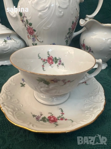 Класически полски бароков сервиз с релефни орнаменти и флорален декор, снимка 3 - Сервизи - 53387363